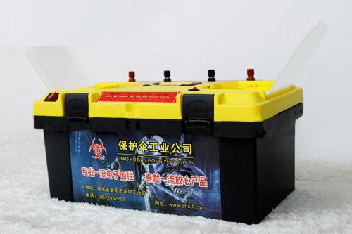 捕杀700斤野猪的电子捕猎机器